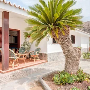  Chalet Amplio Chalet En Con Jardin Y Vista Al Mar